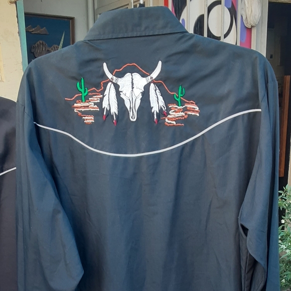 Ely Cattleman Cow Skull Embroidered Western Shirts - Picture 2 of 7